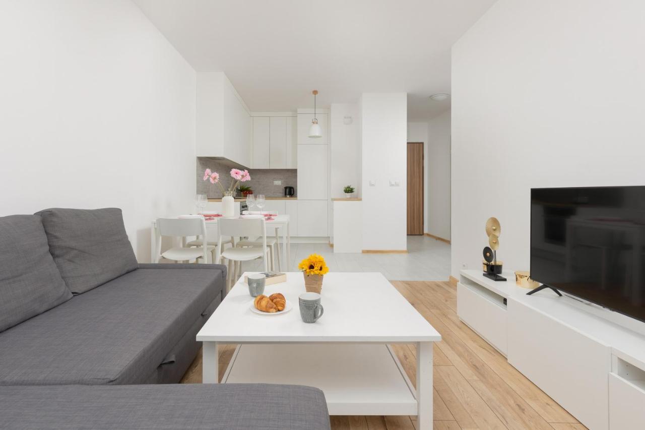 Warsaw Ulrychow Apartment With Parking By Renters Kültér fotó