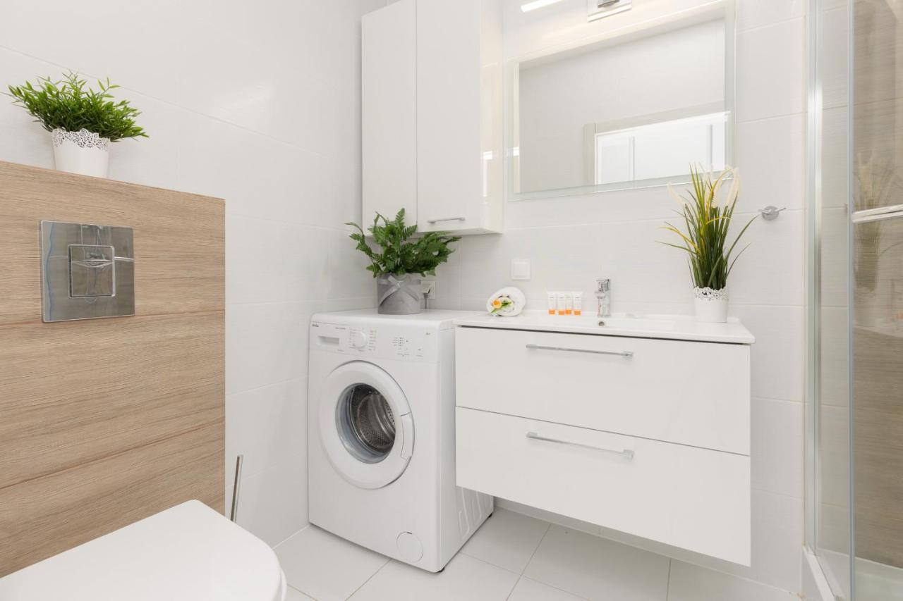 Warsaw Ulrychow Apartment With Parking By Renters Kültér fotó