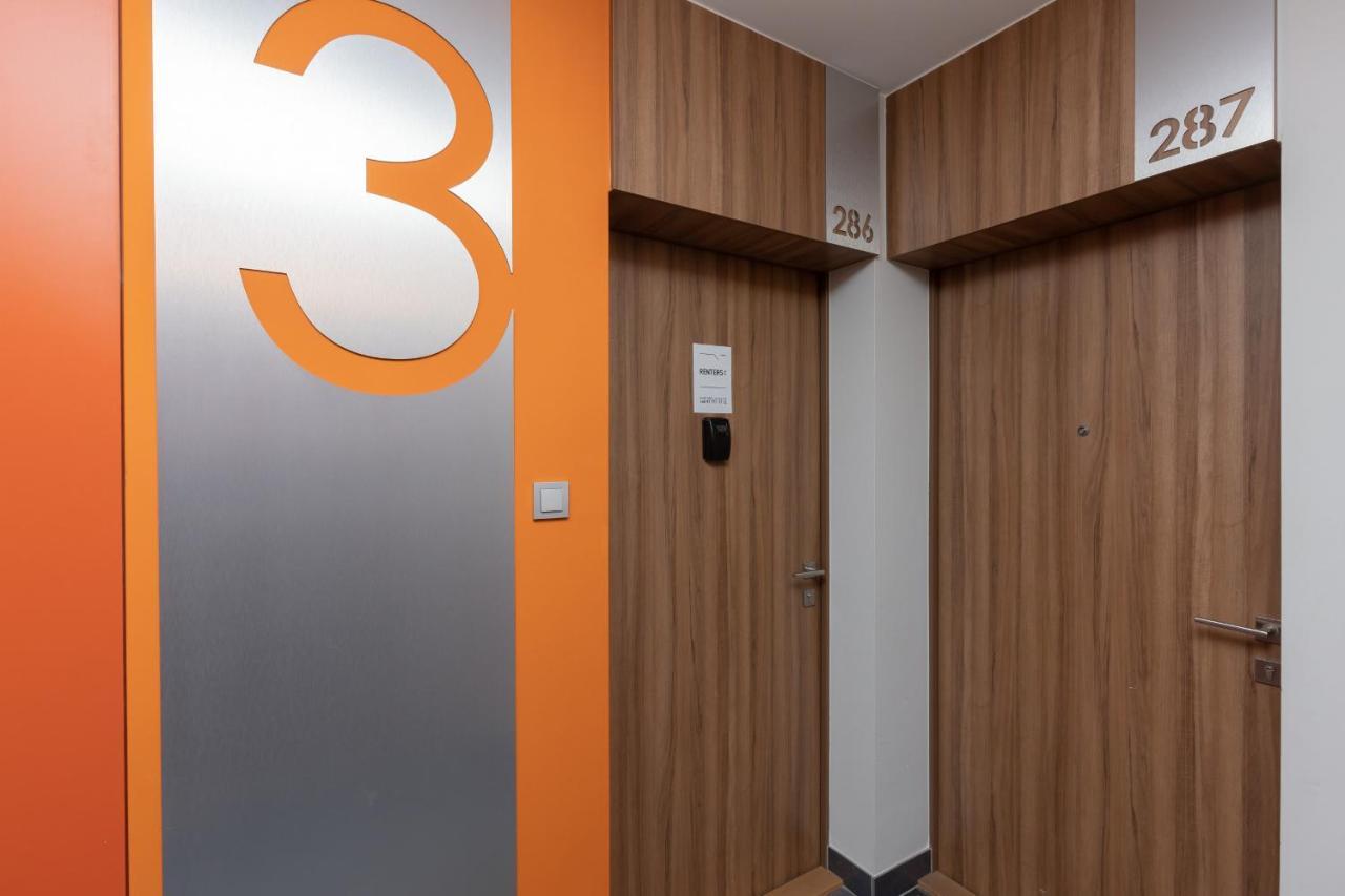 Warsaw Ulrychow Apartment With Parking By Renters Kültér fotó
